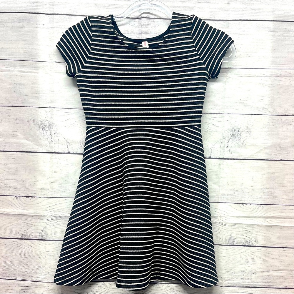 Xhilaration Black & White Striped Dress Size Medium